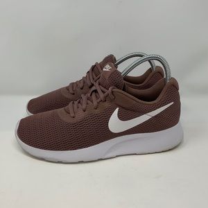 Women’s Nike Tanjun Running Shoes Smokey Mauve
